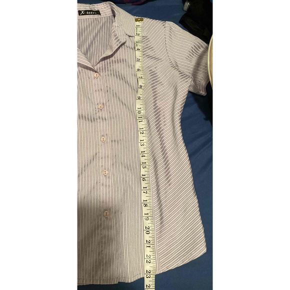 X-teen’s Shirt Women Sz M Purple Button Up Short Cap Sleeve Pin Stripe Nice Cut - Picture 8 of 12
